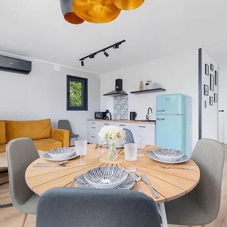 Hébergement de vacances Sarnia Hq Container House In With Garden And Air Conditioning By Renters *