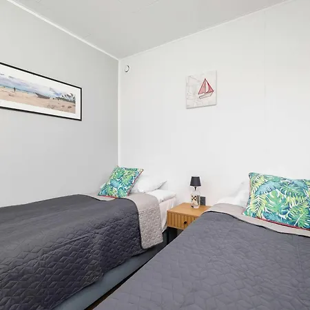 Sarnia Hq Container House In With Garden And Air Conditioning By Renters