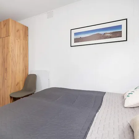 Sarnia Hq Container House In With Garden And Air Conditioning By Renters *